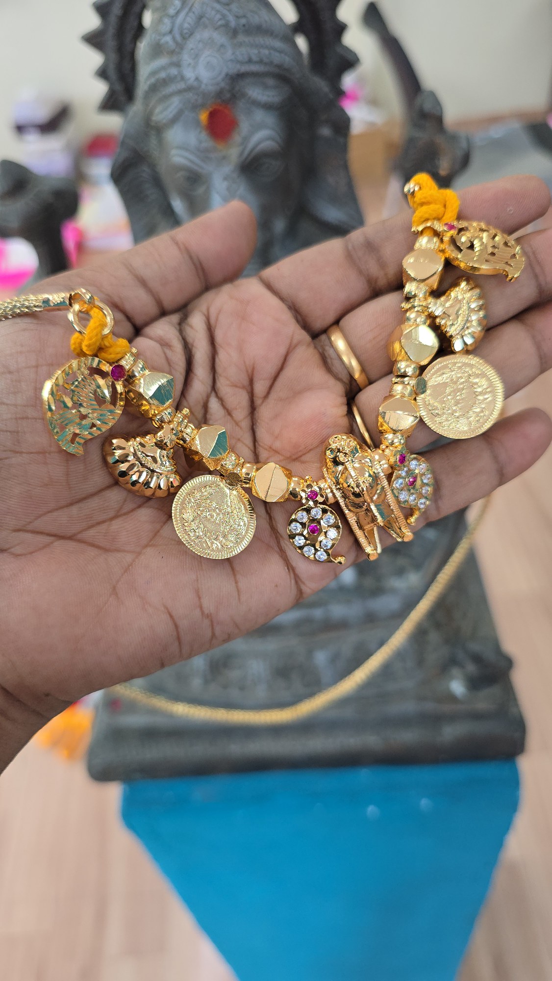 Thali Kodi set with thali urukal 