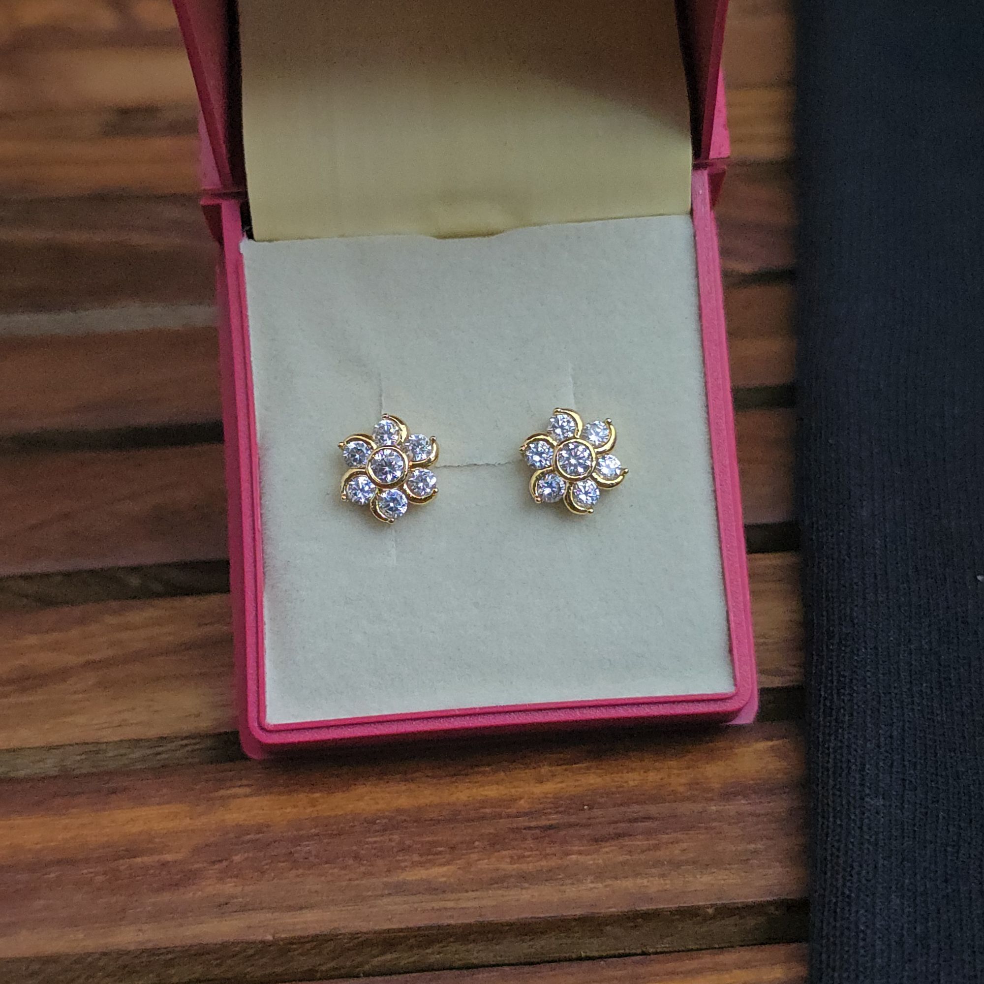 Diamond replica impon stone  stud collection 