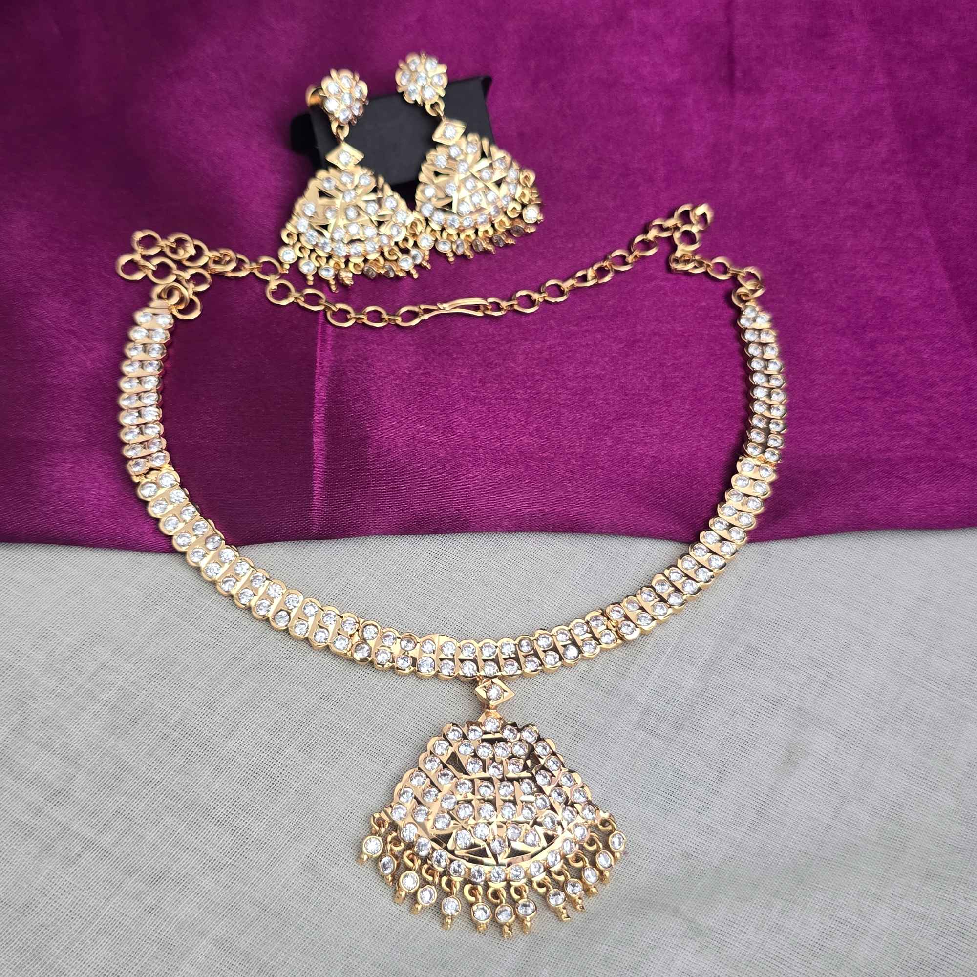 White stone attigai collection 