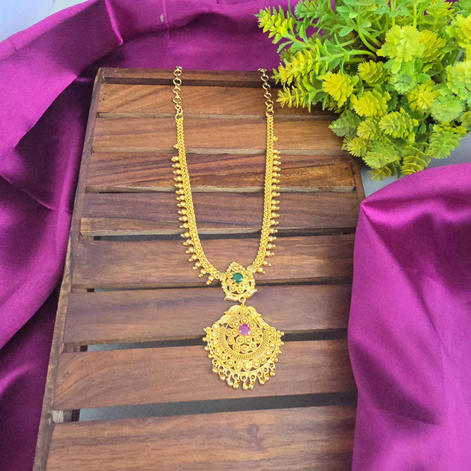 Real gold look Forming Necklace 