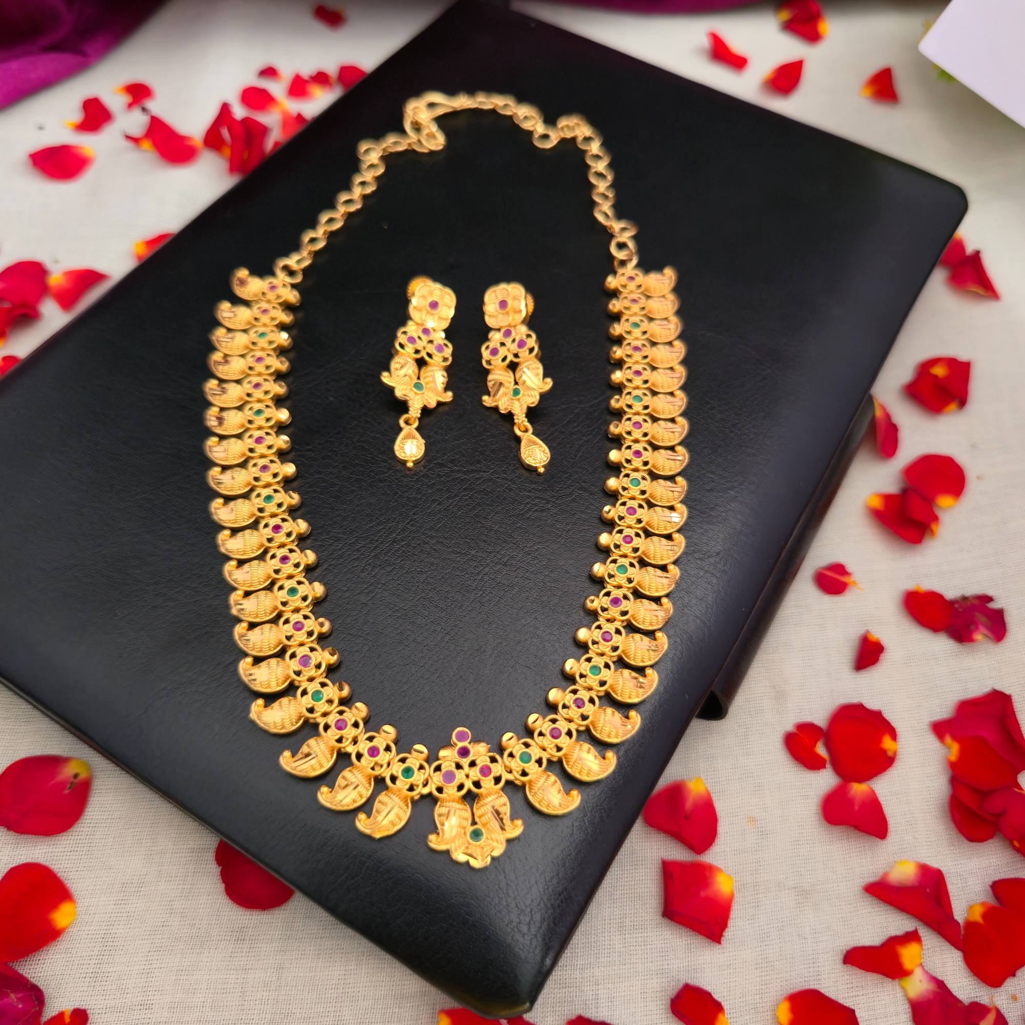 Traditional Manga Necklace Collection 