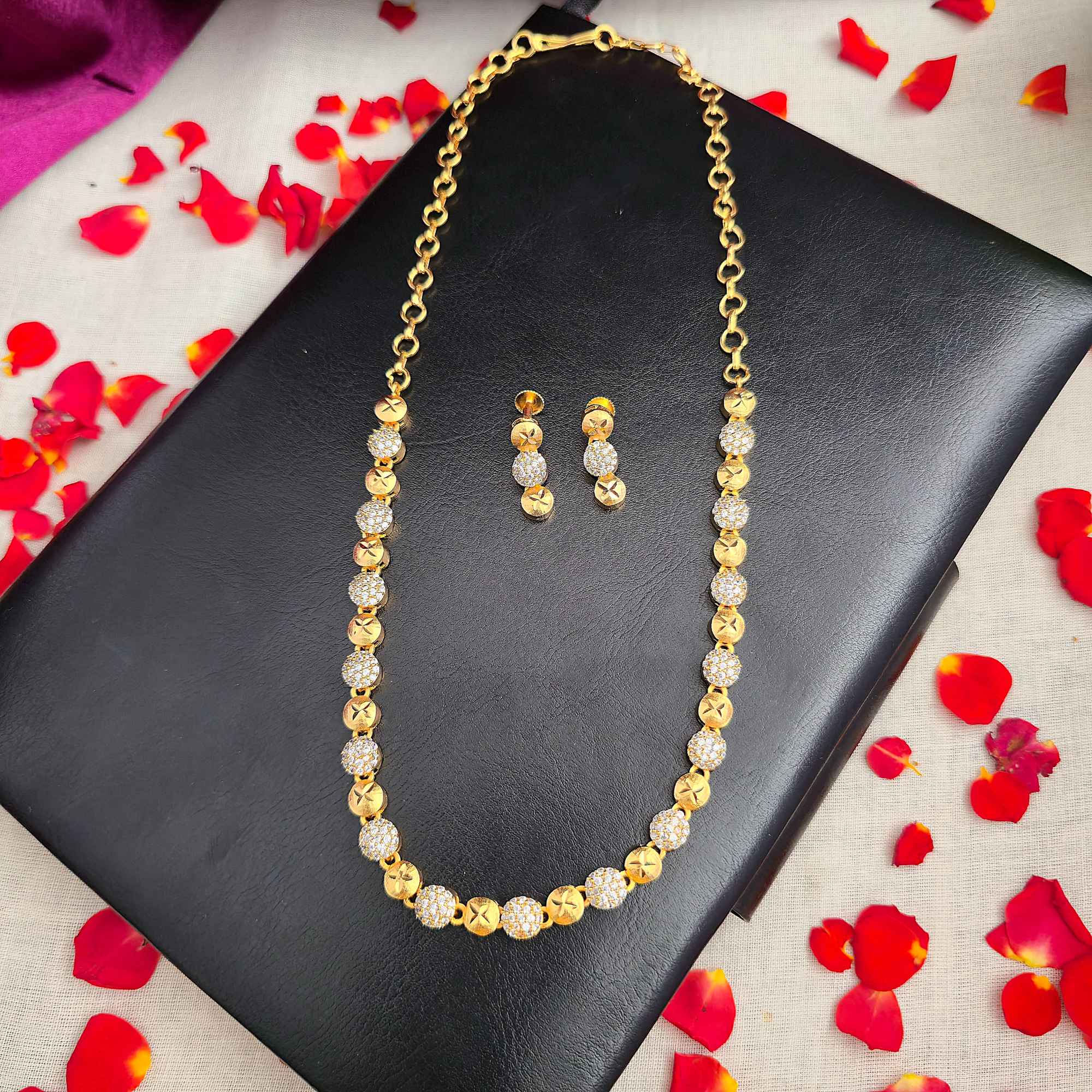 White Stone Necklace 